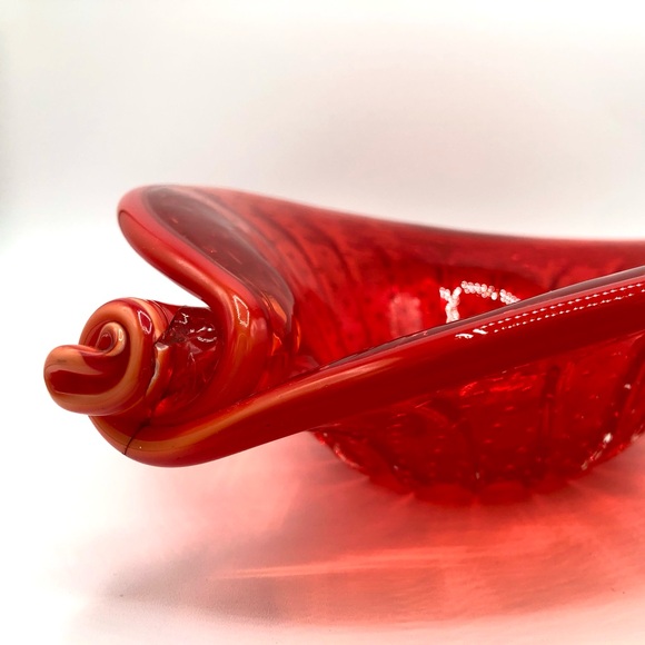 Beautiful Strawberry Glass tray - Picture 5 of 9